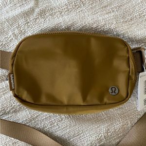 Lululemon Everywhere Belt Bag Burnt Caramel